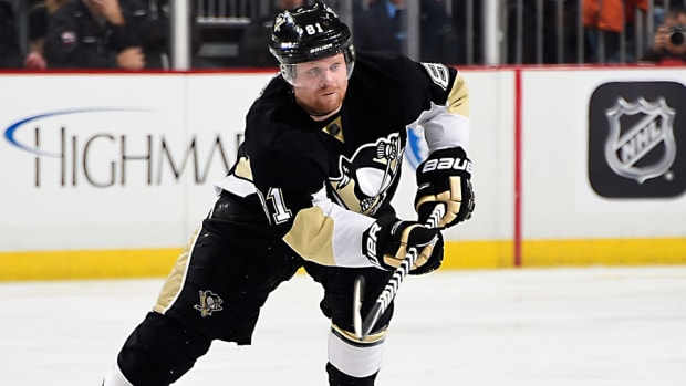 Phil-Kessel-Joe-Sargent.jpg